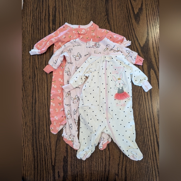 Gerber newborn footed sleepers - Picture 1 of 2